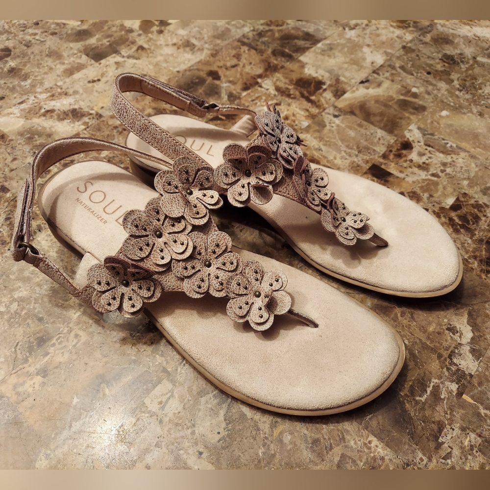SOUL Naturalizer June sandals, size 10M, GUC